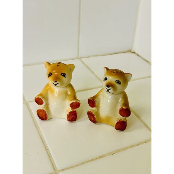 Vintage Cute Little Brown Bears Salt and Pepper Shaker Made in Japan Albuquerque - Picture 1 of 5